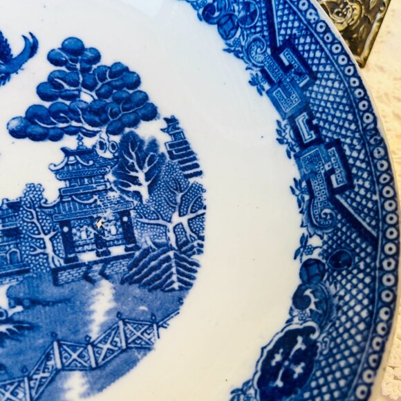 Blue Willow Large Serving Bowl, Unmarked Antique Blue Transferware China - Picture 5 of 16